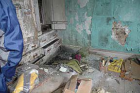 Bedroom 3
                built in cabinet