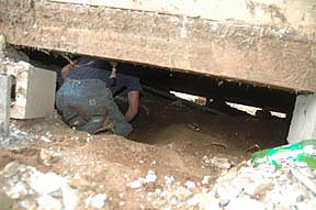 they used ittty bitty shovels ...